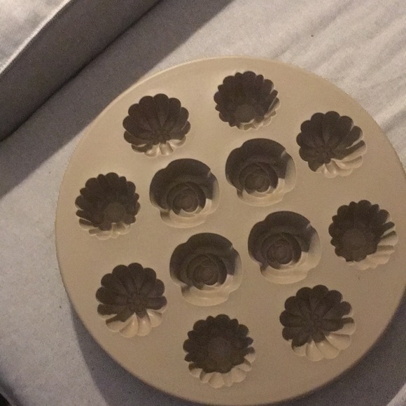 Pampered Chef Other - Pampered Chef Flowered Silicon Mold Pampered Chef Other - Pampered Chef Flowered Silicon Mold